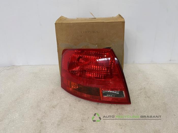 Achterlicht links van een Audi A4, Gebruikt, -, -, -