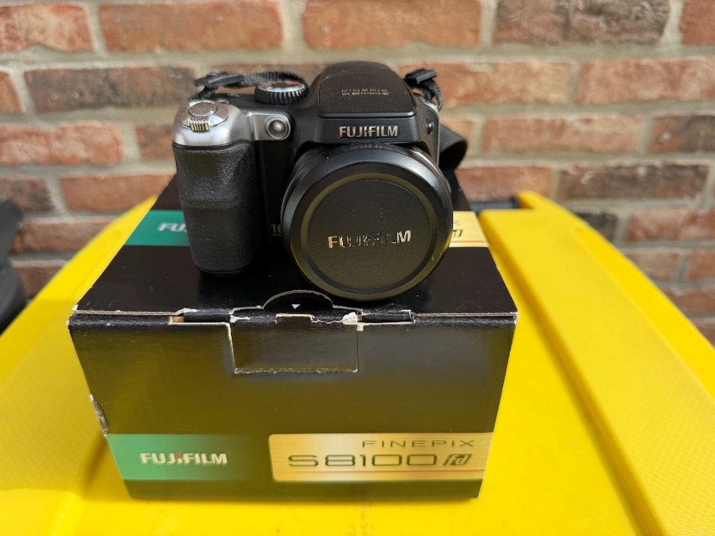 Fujifilm FinePix S8100fd, Audio, Tv en Foto, Fotocamera's Digitaal, Ophalen, Fujifilm