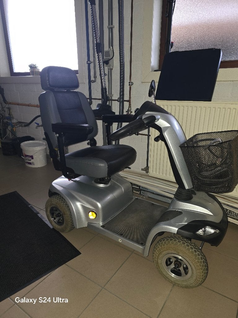Scootmobiel, Ophalen, Zo goed als nieuw, 16 t/m 25 km, 11 t/m 15 km/u