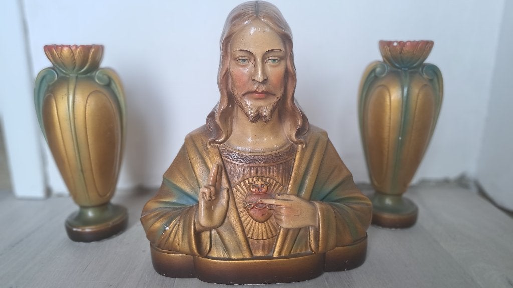 3-delig Art Deco religieus garnituur, Overige onderwerpen, Art deco, Gips, Buste