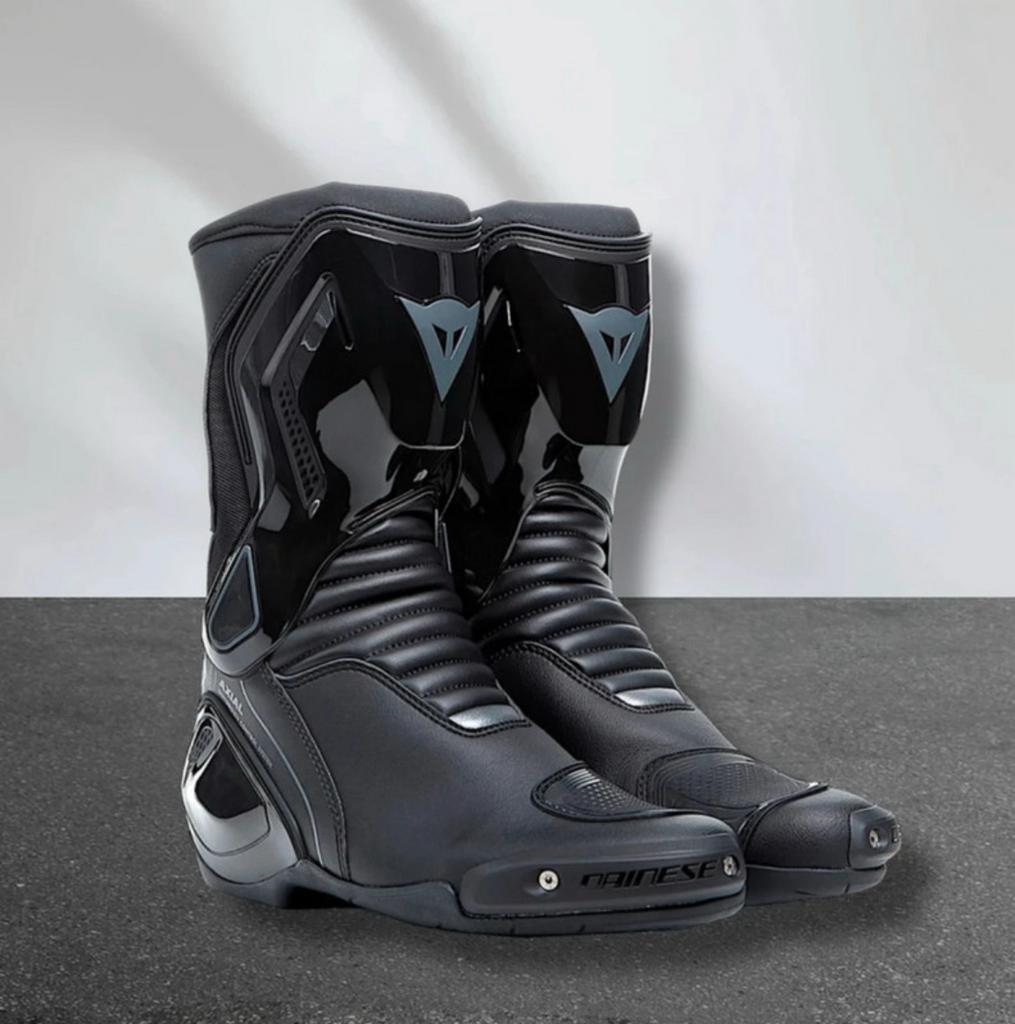 Botte Moto Dainese Taille 44, Sports & Fitness, Snowboard, Comme neuf, Chaussures, Enlèvement ou Envoi