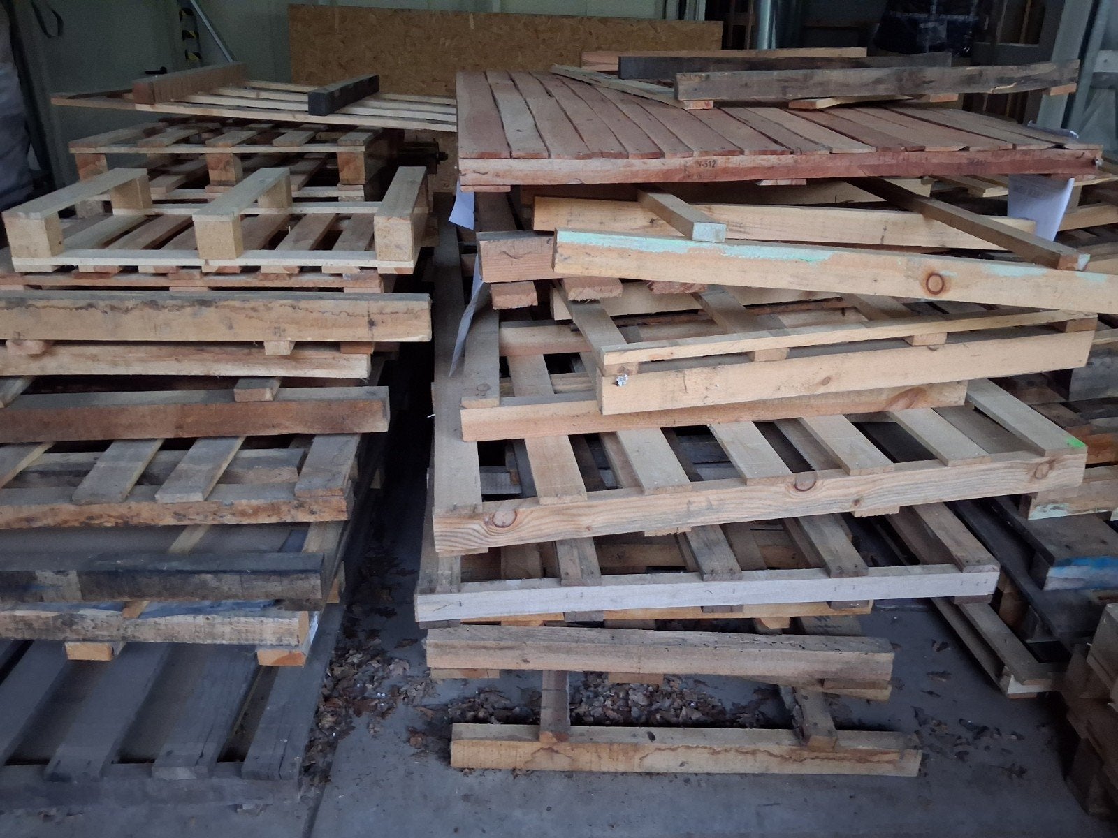 Stookhout-palletten, Ophalen