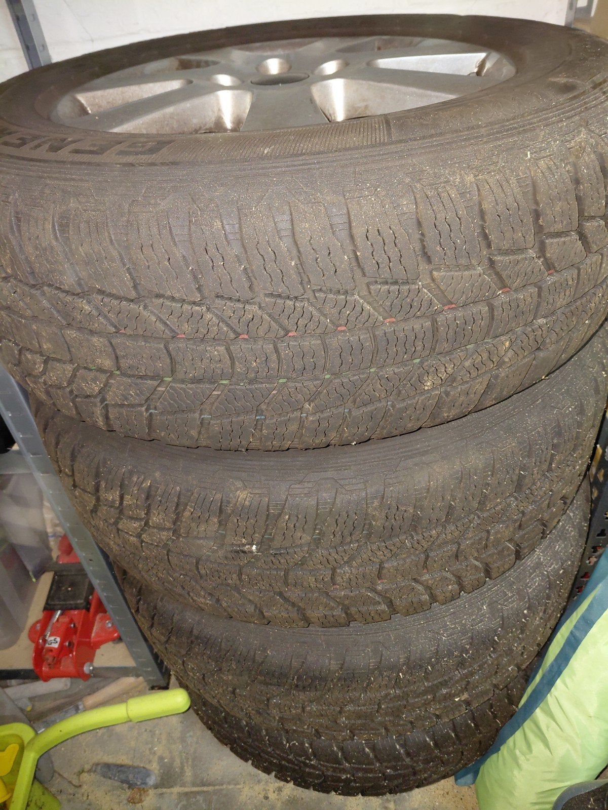 Set winterbanden 16 inch, Steekmaat 5  110 mm
Naafgat: 65,1, Ophalen