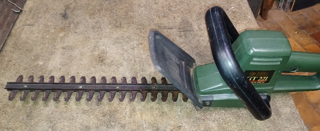 Cisaille à haies 40cm Black&Decker GT 221, Jardin & Terrasse, Enlèvement ou Envoi, Utilisé, Électrique, Black & Dekker