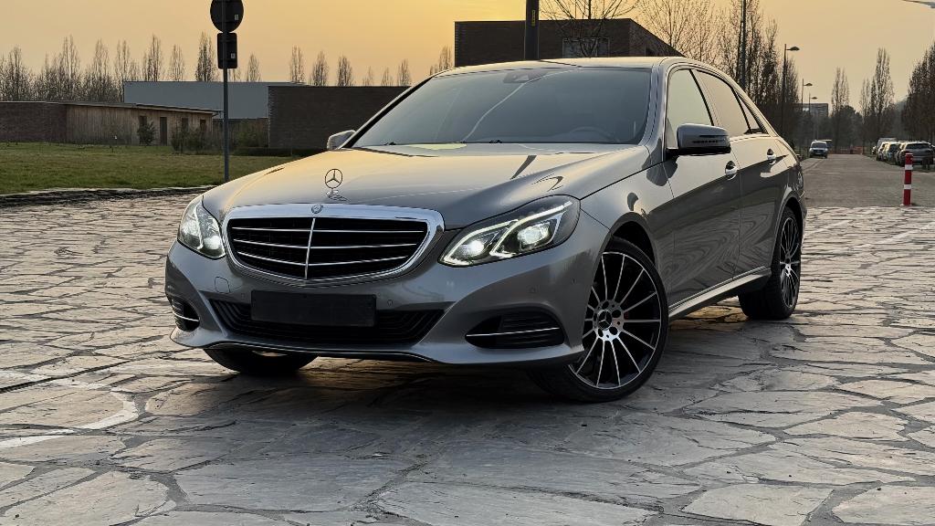 Mercedes E200d Facelift Automaat/Xenon/Navi/Verwzetels/19Alu, Auto's, Zwart, 4 cilinders, Bedrijf, 119 g/km