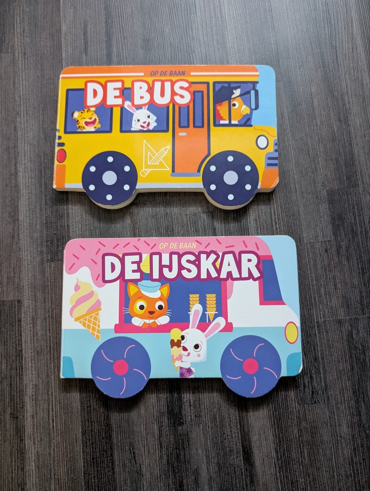 Twee kartonboekjes de bus en de ijskar, Ophalen, Gelezen
