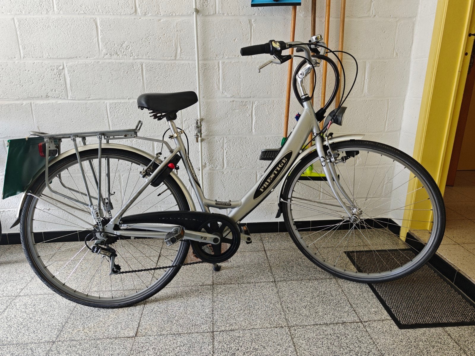 Damesfiets, Fietsen en Brommers, Ophalen