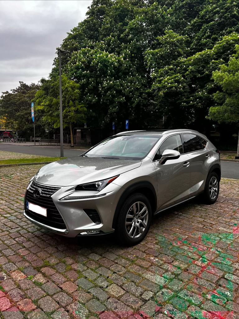 Te koop Lexus NX 300h AWD Business Line, Autos, Lexus, Particulier, NX, 4x4, ABS, Caméra de recul, Phares directionnels, Régulateur de distance