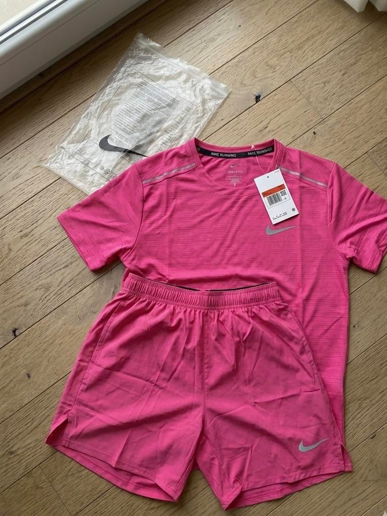 Ensemble rose nike drif fit taille L, Enlèvement ou Envoi, Comme neuf
