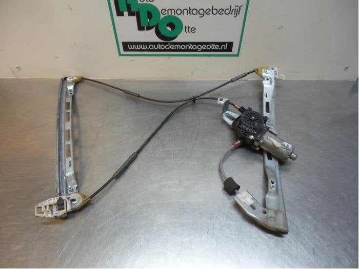 Mécanique vitre 2portes avant gauche d'un Peugeot 206, -, 3 mois de garantie, Utilisé, -