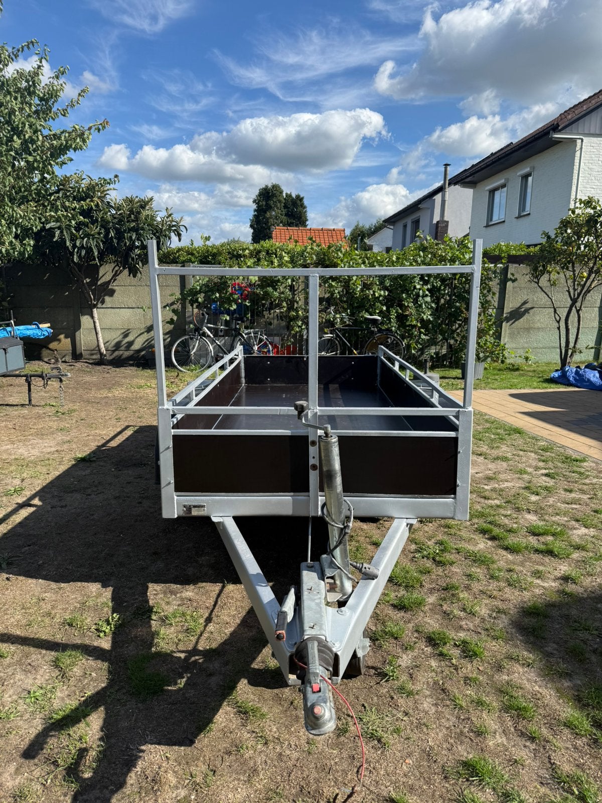 Aanhangwagen, Enlèvement, Utilisé
