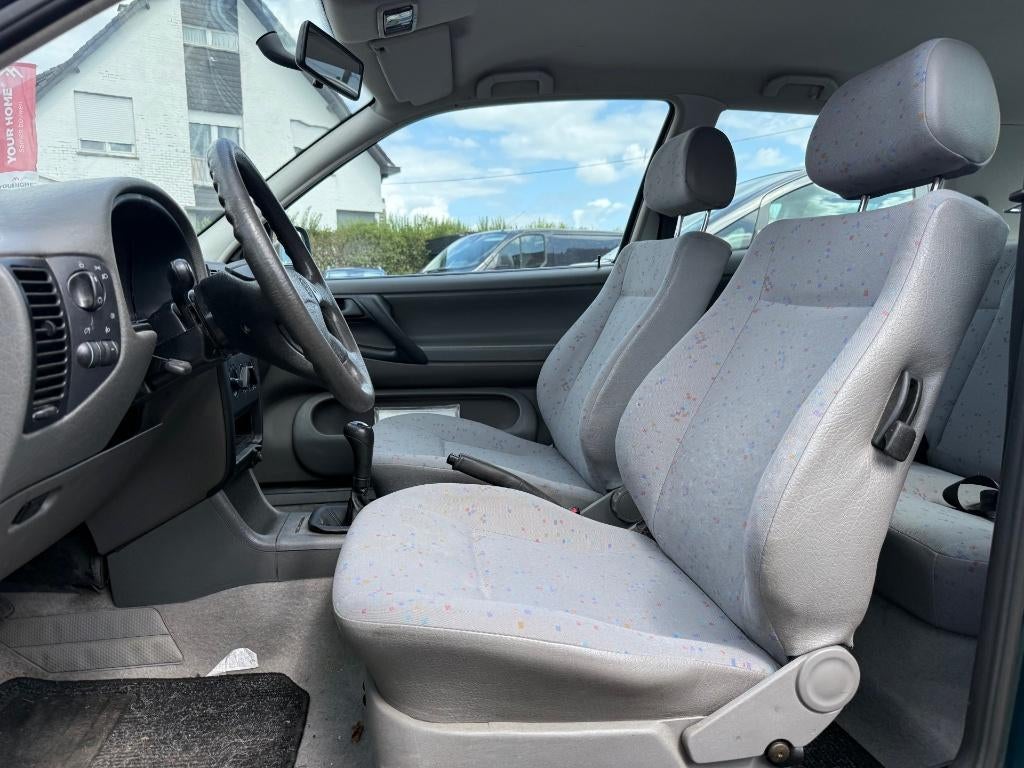 Volkswagen Polo 1.4i Benzine 147000 km, Voorwielaandrijving, Bedrijf, Handgeschakeld, ABS