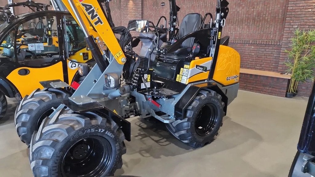Giant Jubileum modellen G2500 HD & G2700 HD, Articles professionnels, Machines & Construction | Grues & Excavatrices, Tobroco