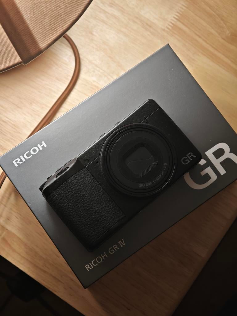Ricoh GR IV, TV, Hi-fi & Vidéo, Appareils photo numériques, Enlèvement ou Envoi, Comme neuf, Compact, Autres Marques