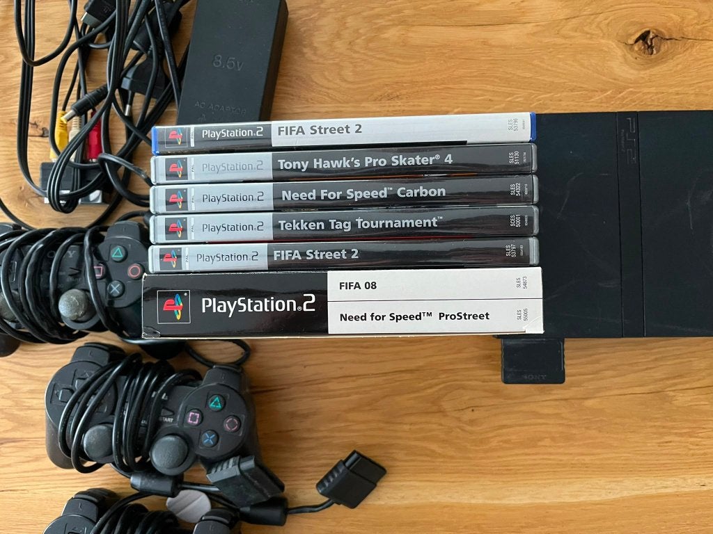 Playstation 2 met spelletjes en 3 controllers, Games en Spelcomputers, Spelcomputers | Sony PlayStation 2, Ophalen, Gebruikt, Slim
