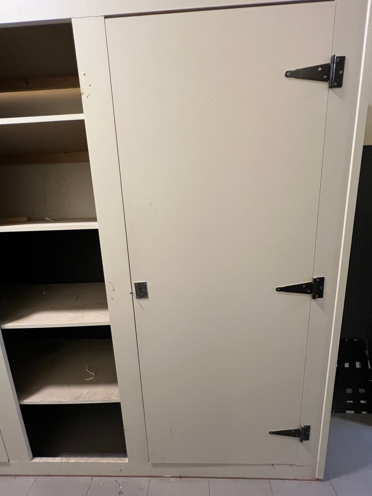 Gratis grote gerieflijke kast, Enlèvement, Utilisé
