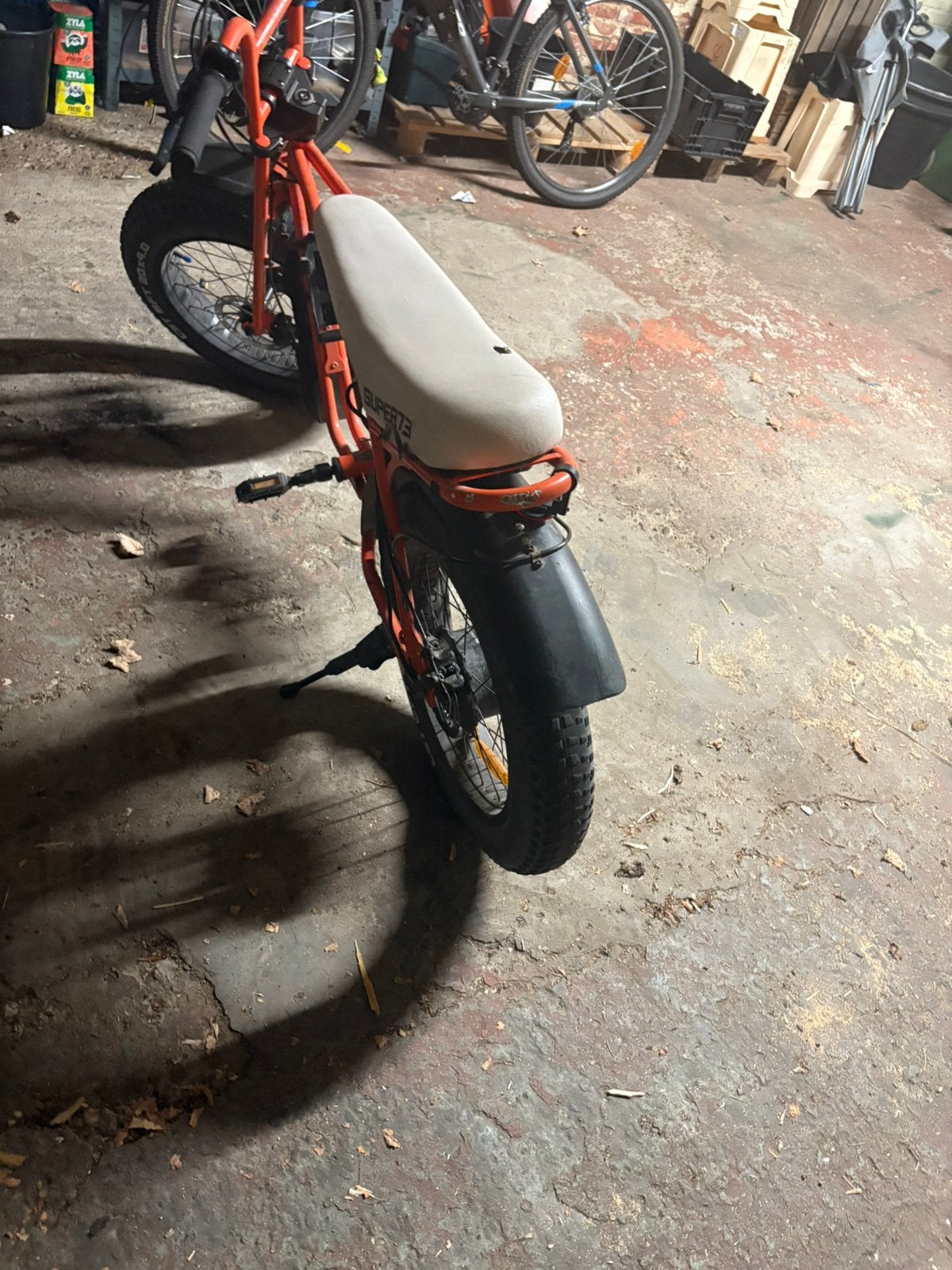 Fatbike super 73 oranje wit, Ophalen, Gebruikt, 30 tot 50 km per accu, Overige merken