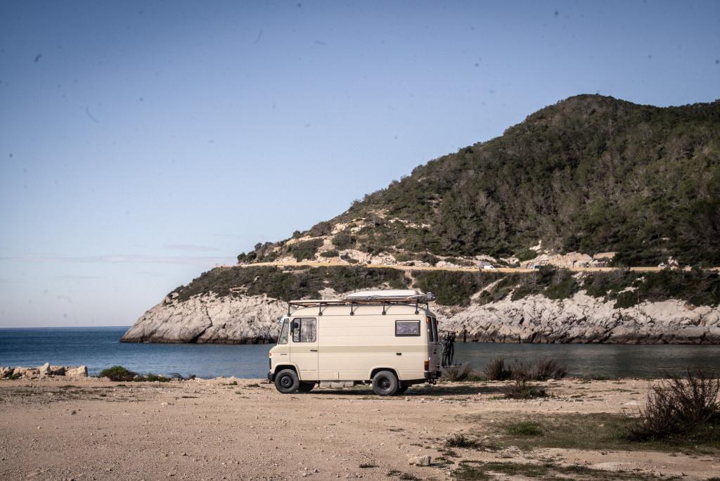 À LOUER, de l'ambulance militaire au camping-car de rêve, Caravanes & Camping