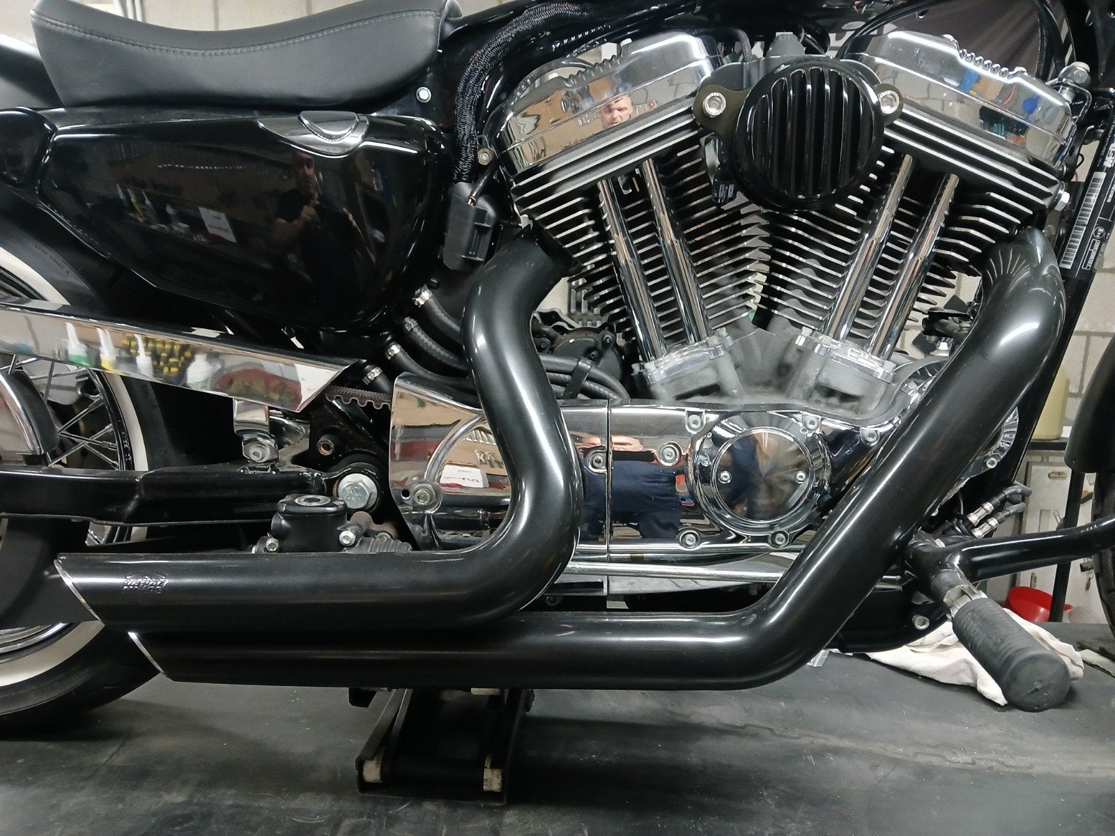 Vance & Hines uitlaat sportster, Ophalen