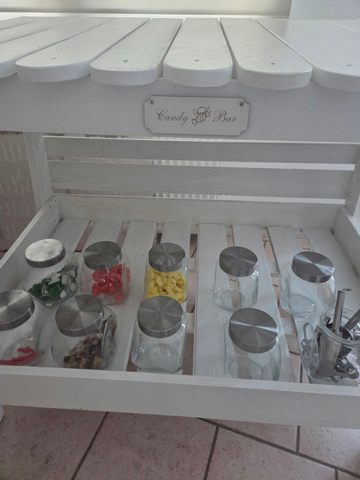 Candy bar, Enlèvement