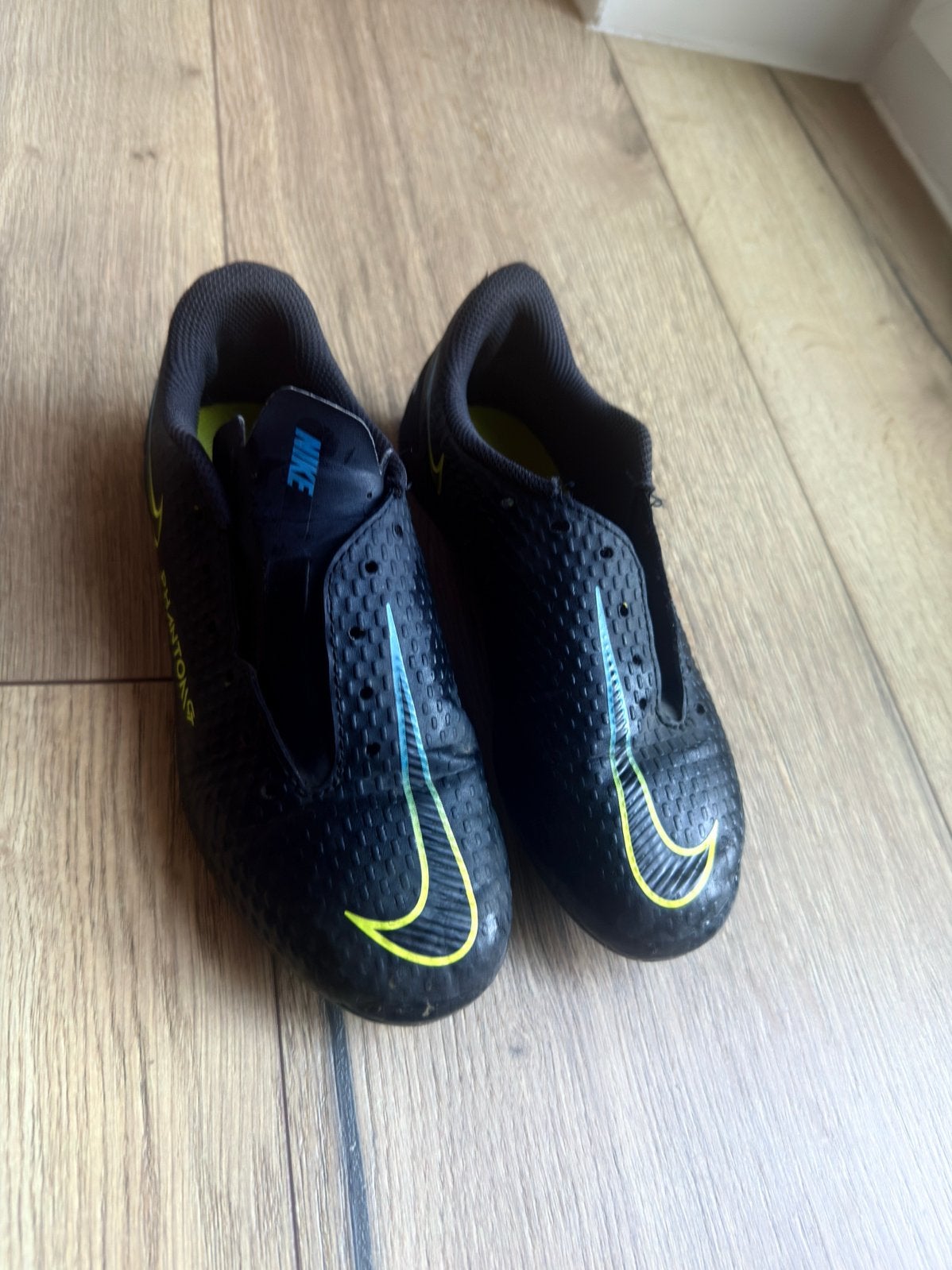 Voetbalschoenen maat 32, Sport en Fitness, Voetbal, Ophalen of Verzenden, Zo goed als nieuw