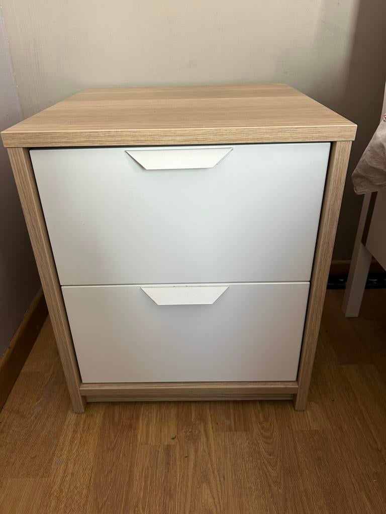 Ikea nachtkast, Ophalen, Zo goed als nieuw