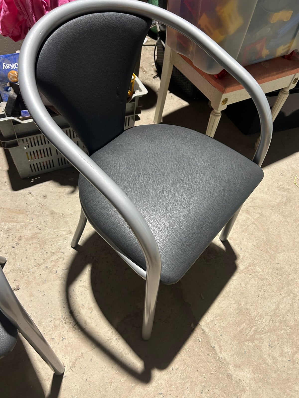 5 chaises en métal, Gris, Métal, Enlèvement, Cinq, Six Chaises ou plus