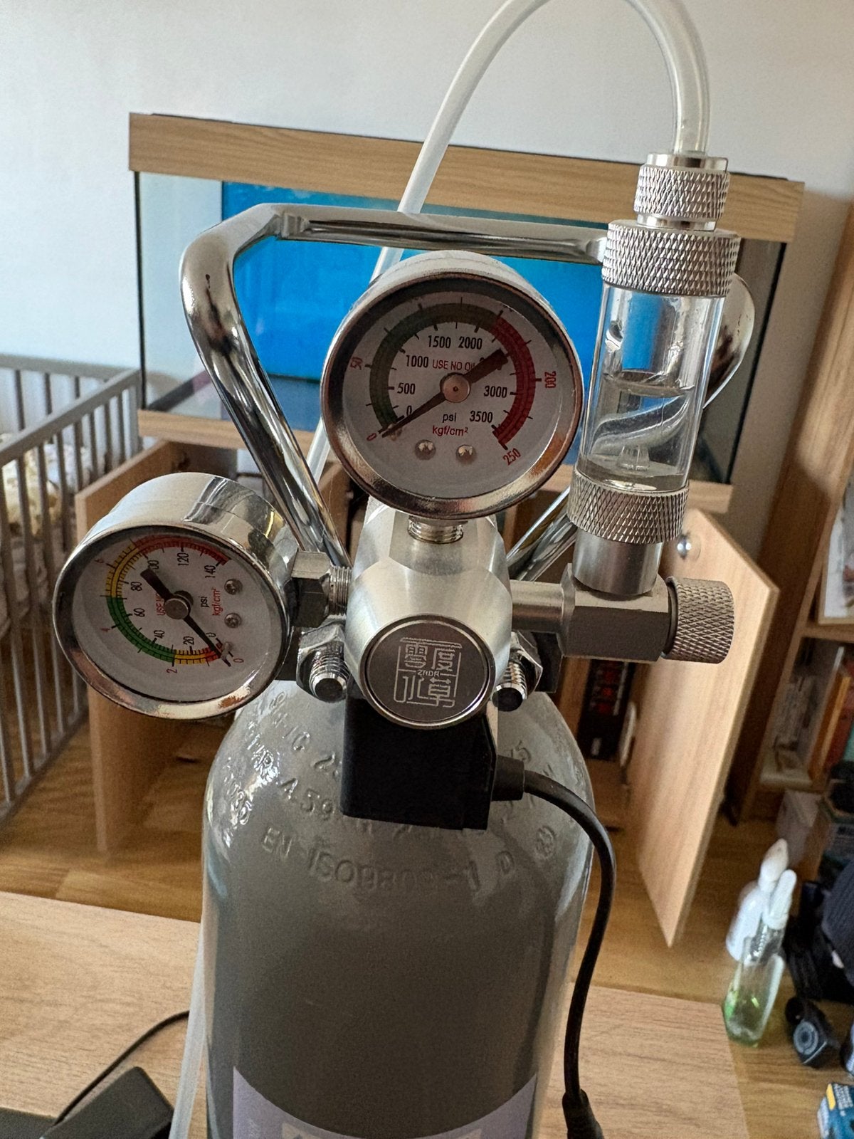 Kit CO2 2 kg + détendeur avec électrovanne + diffuseurs etc, Tuyaux inclus, Enlèvement, Utilisé, Autres types