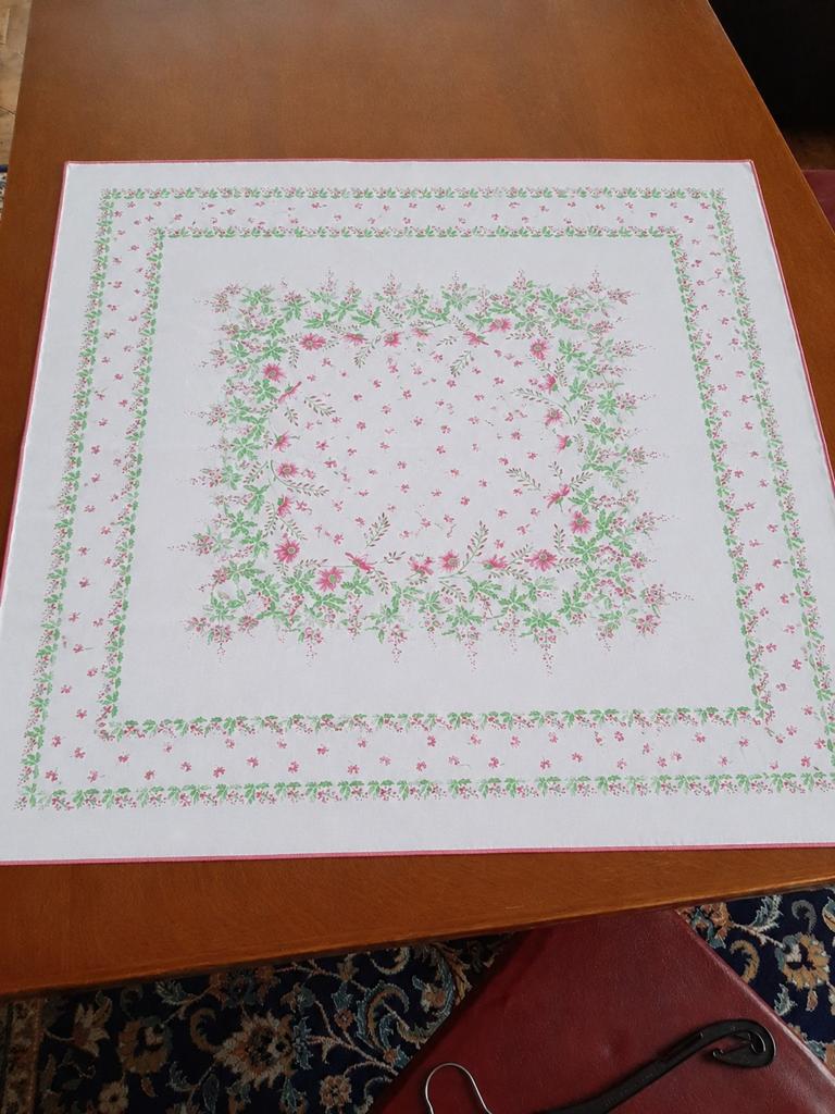Nappe romantique vintage fleurs roses 84x84 cm, Maison & Meubles, Enlèvement ou Envoi, Carré