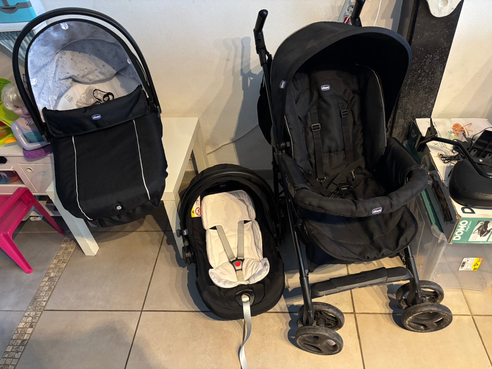 Poussette trio chicco COMPLÈTE, Enfants & Bébés, Autres marques, Avec siège auto, Enlèvement, Utilisé