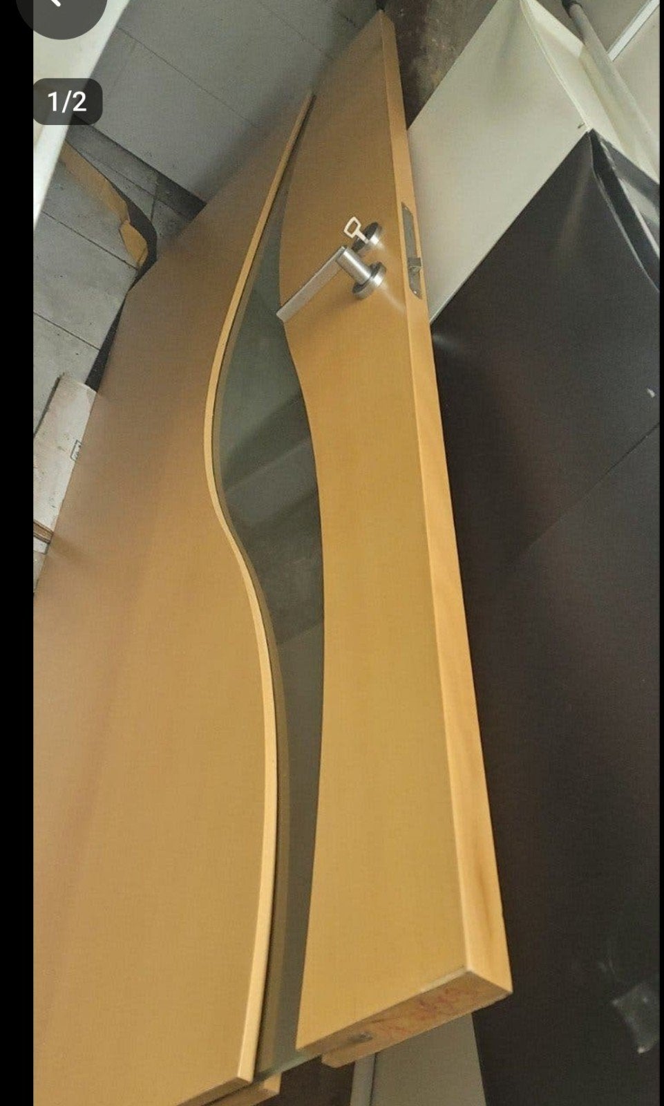 Belle porte lourde bois., Enlèvement
