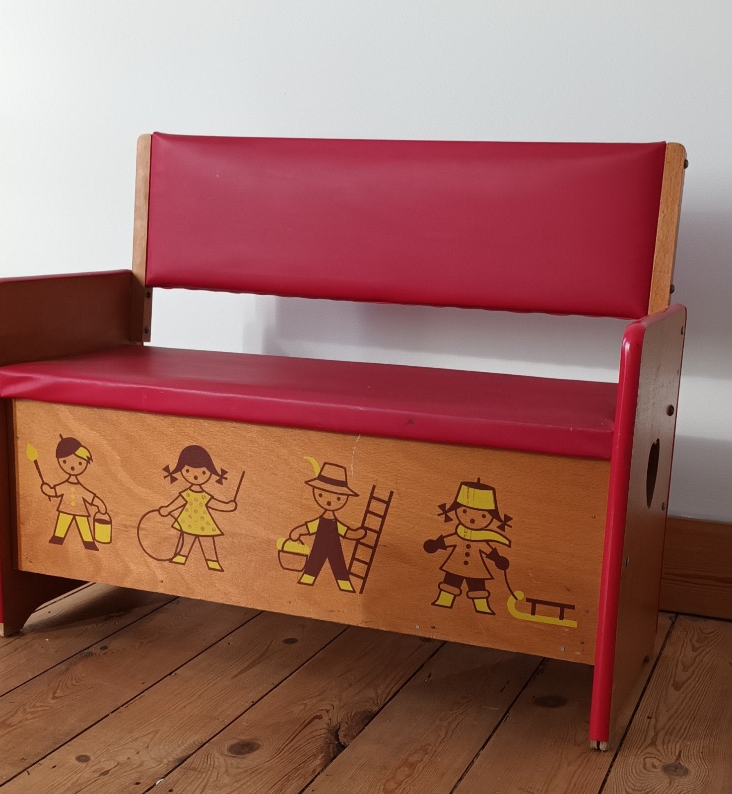 Banc enfant avec coffre, Enlèvement