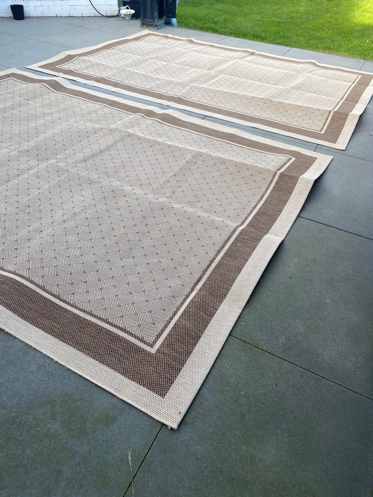 2 hele propere vlakgeweven tapijten  (in- & outdoor)., Ophalen, Vierkant, 200 cm of meer, Zo goed als nieuw