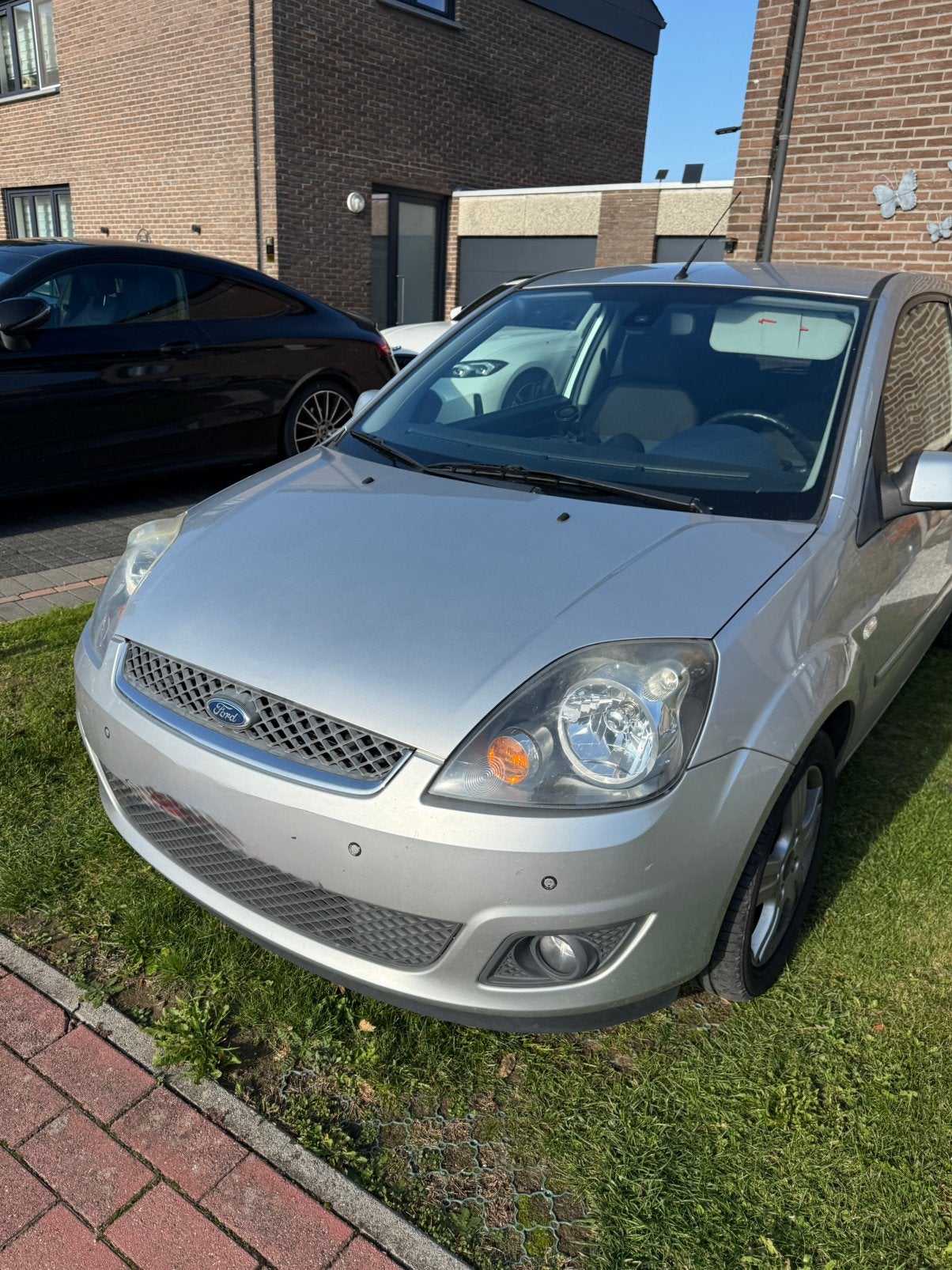 Ford fiesta 1.4 benzine automaat, Autos, Argent ou Gris, Achat, Carnet d'entretien, Bleu