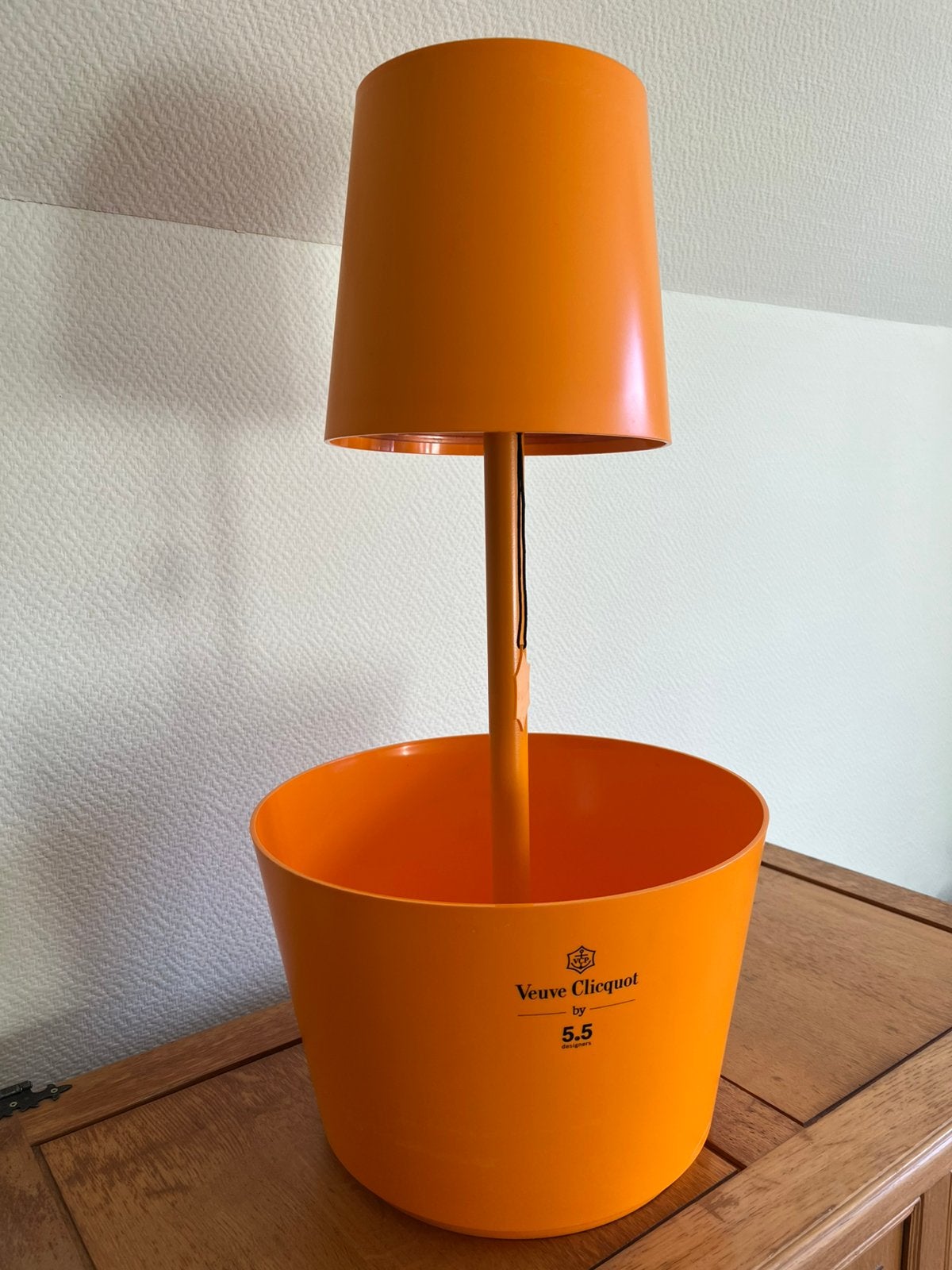 Ijsemmer veuve clicquot, Ophalen