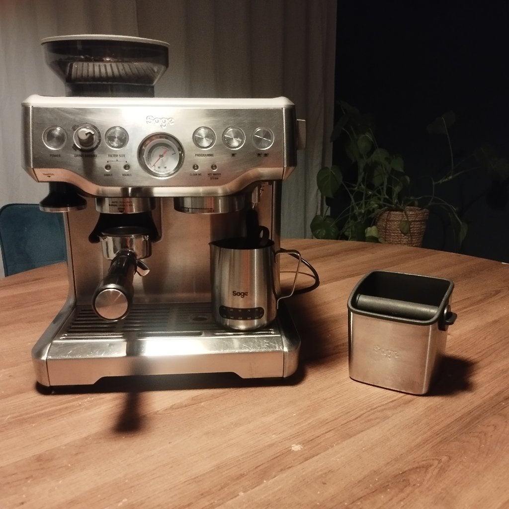 Sage Barista espresso machine, Machine à espresso, Réservoir d'eau amovible, Café en grains, Comme neuf