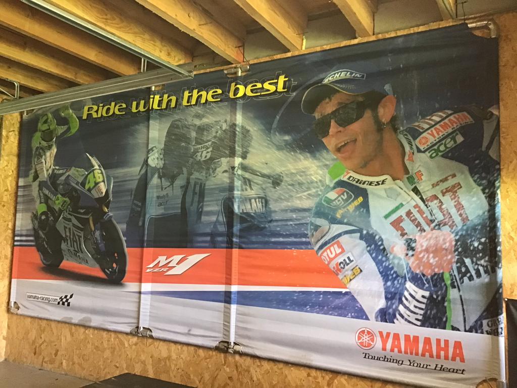 Unieke doek van Valentino Rossi van 5 meters op twee meter, Particulier