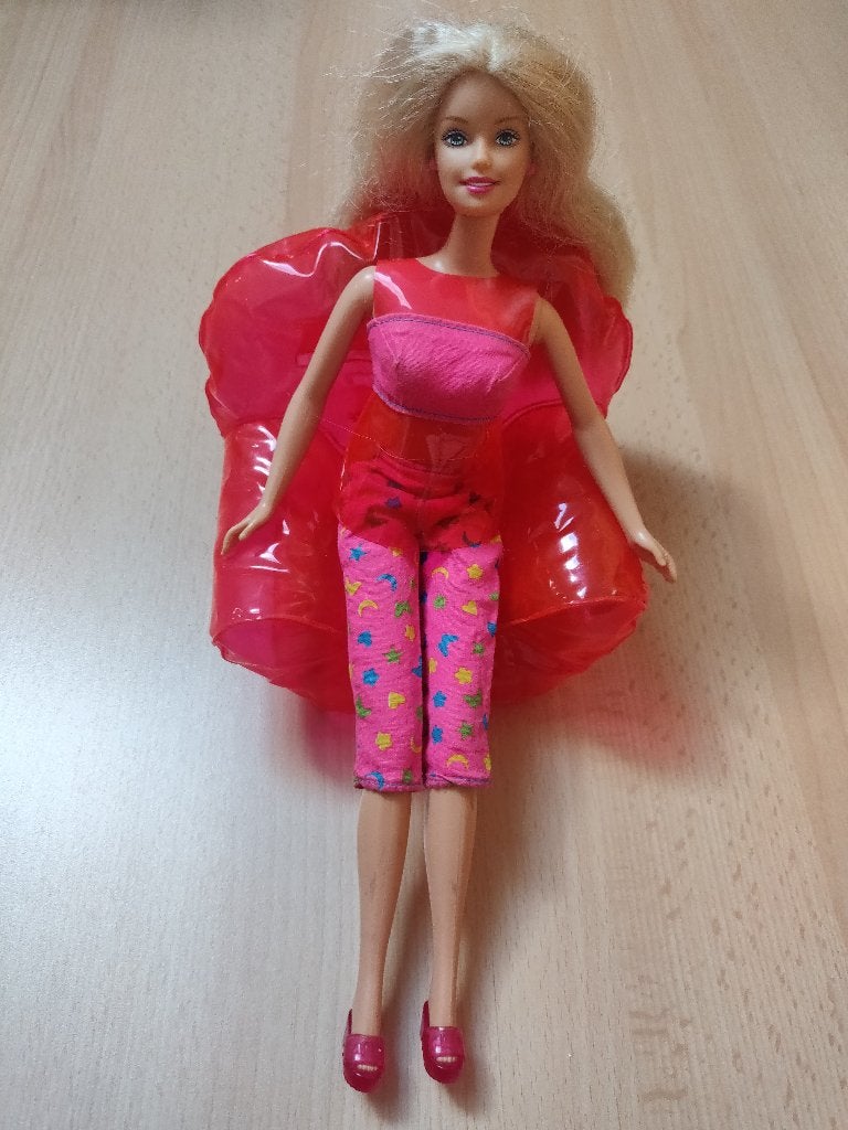 Barbie + opblaasbaar zeteltje, Ophalen, Zo goed als nieuw, Barbie