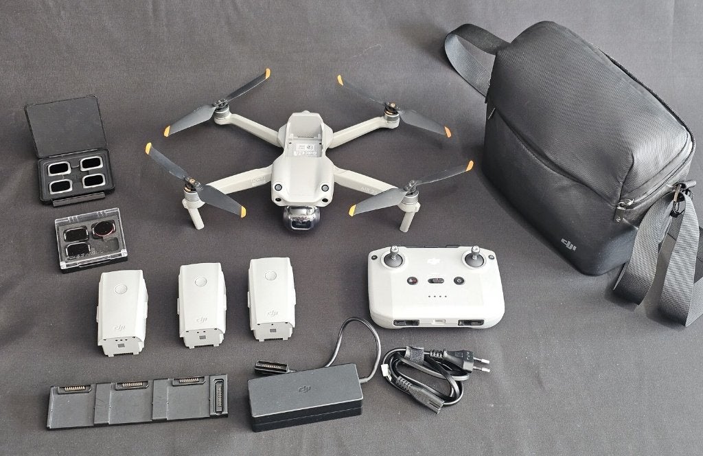 DJI Air 2S Fly More Combo, 3 batteries, accessoires, TV, Hi-fi & Vidéo, Drones, Drone avec caméra, 250 à 900 g, Qualité supérieure