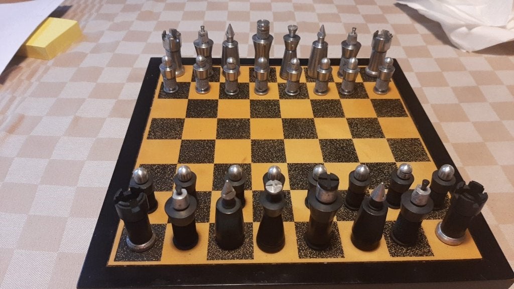jeu de société échiquier avec pions en métal argenté noir, 1 ou 2 joueurs, Enlèvement ou Envoi, Neuf