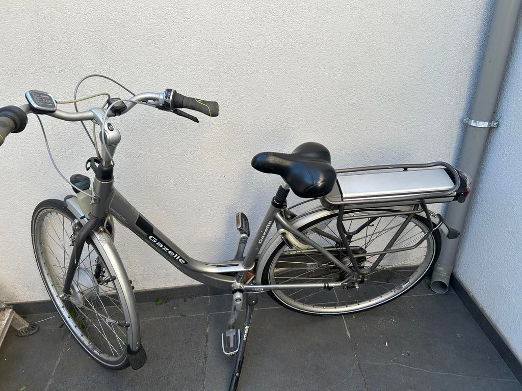 Electrische fiets gazelle, Ophalen, Gebruikt, 30 tot 50 km per accu, Gazelle