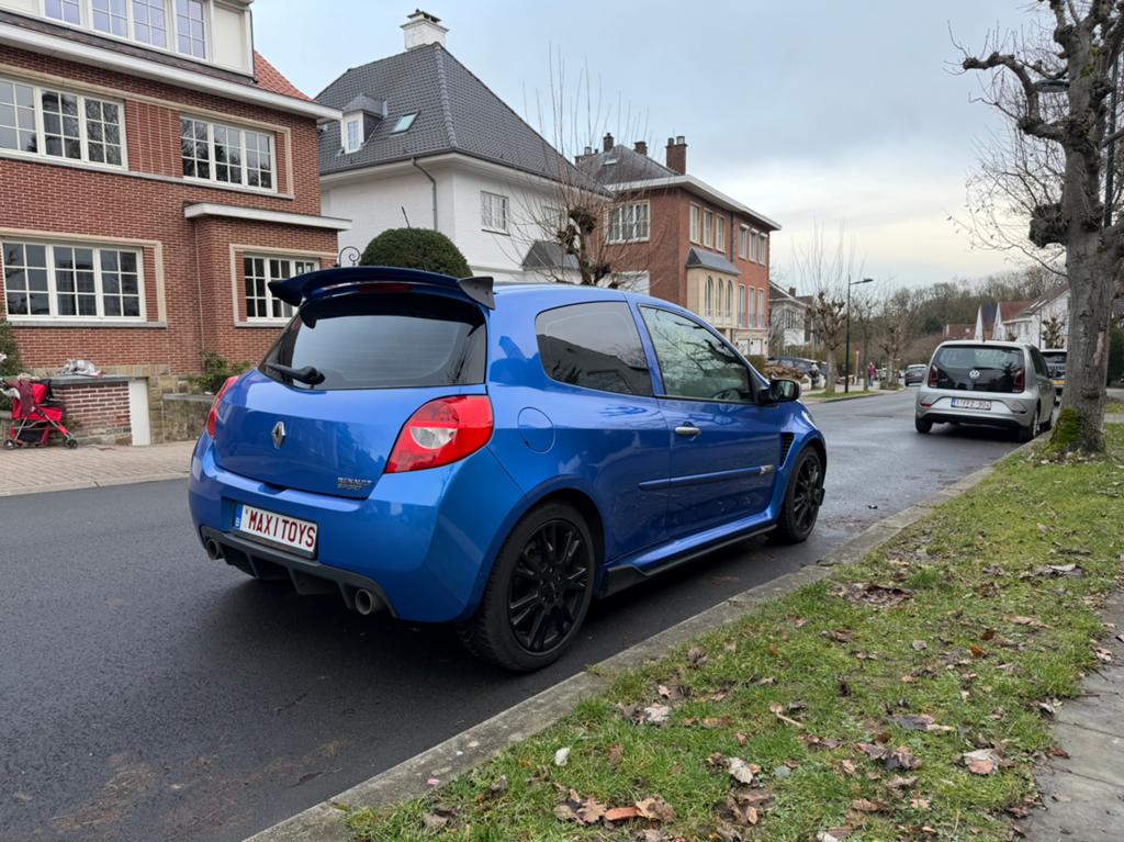 Renault clio 3RS klaar heeft registratie, Auto's, Voorwielaandrijving, Euro 5, 145 kW, Zwart