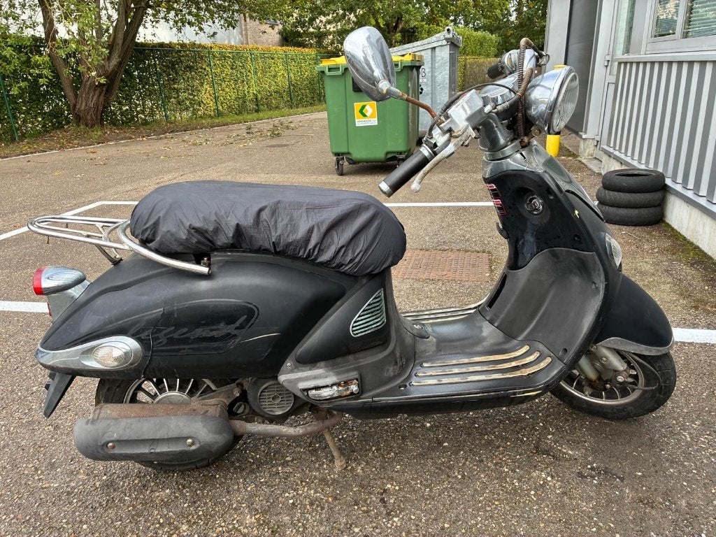 Zhen Grand Retro scooter te koop, Fietsen en Brommers, Ophalen, Gebruikt, Klasse A (25 km/u), Benzine