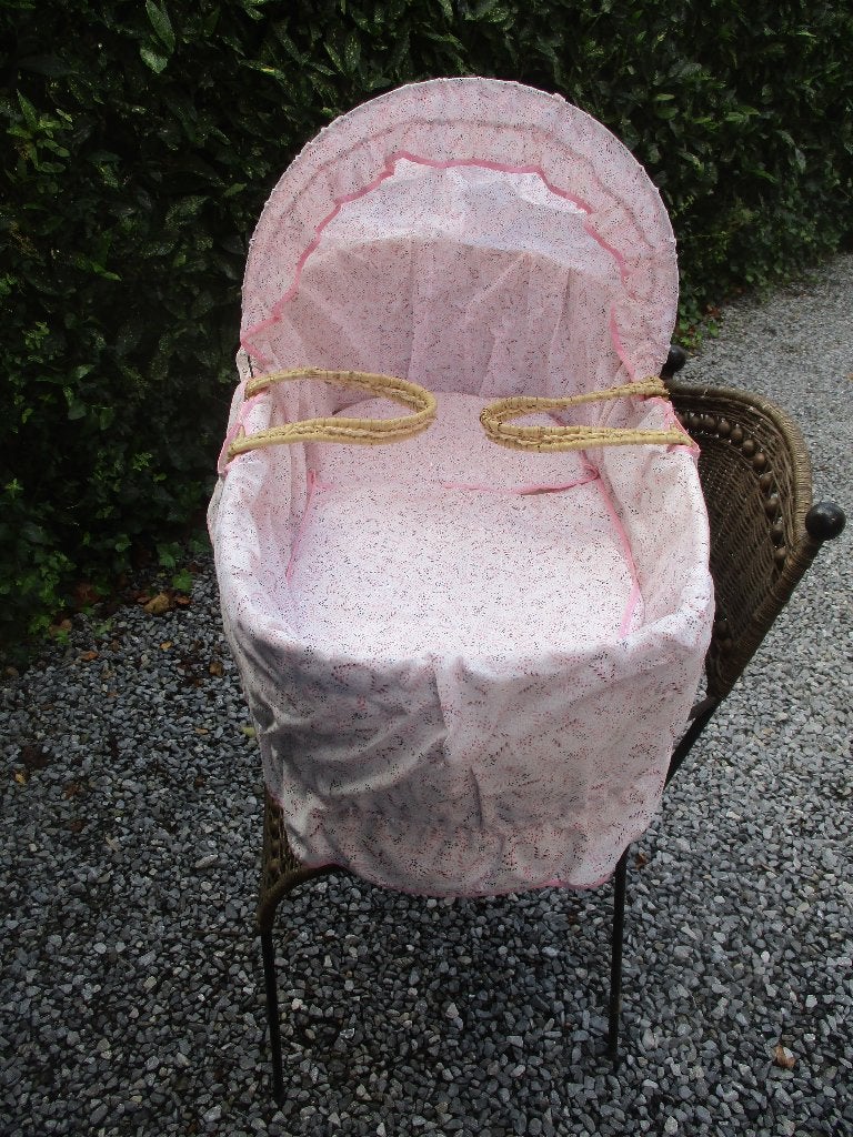 Rieten/rotan baby mozesmand - wieg/ledikant, Ophalen, Zo goed als nieuw, Wieg