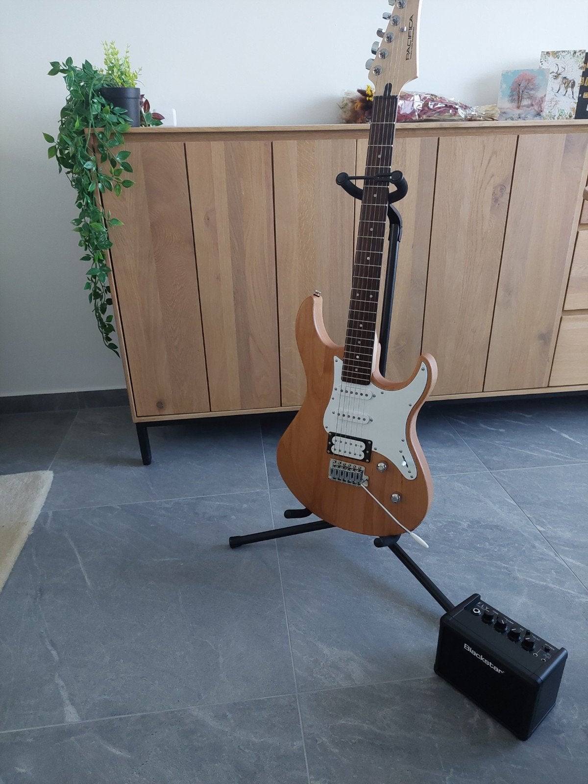 Yamaha Pacifica 112V Natural Satin + benodigheden, Muziek en Instrumenten, Snaarinstrumenten | Gitaren | Bas, Ophalen, Zo goed als nieuw