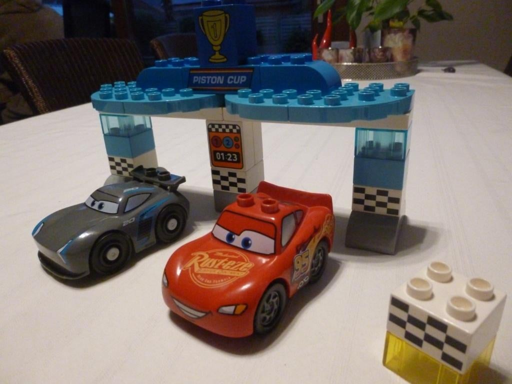 duplo cars piston race, Kinderen en Baby's, Speelgoed | Duplo en Lego, Ophalen of Verzenden, Duplo