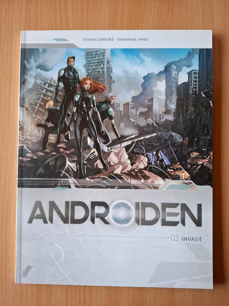Androiden - 3. Invasie - SC, Boeken, Eén stripboek, Ophalen of Verzenden, Zo goed als nieuw