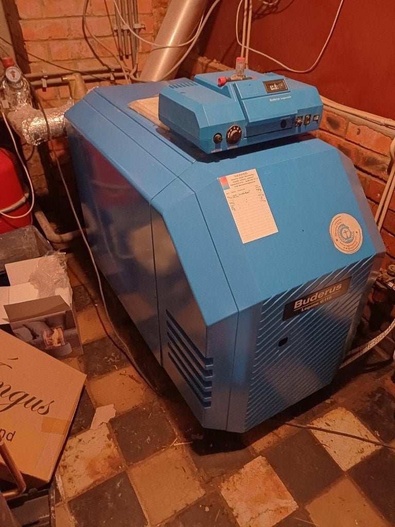 mazoutbrander, Doe-het-zelf en Bouw, Verwarming en Radiatoren, Gebruikt, Cv-ketel of Combi-ketel, Minder dan 200 watt, 30 tot 80 cm
