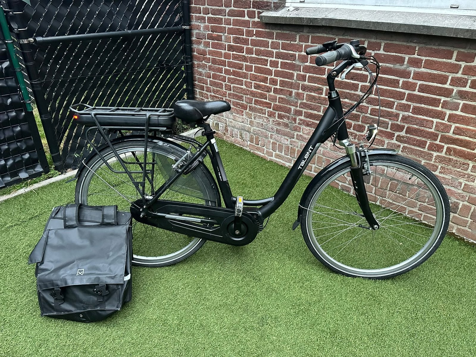 Elektrische fiets Talent, Fietsen en Brommers, Ophalen, Zo goed als nieuw