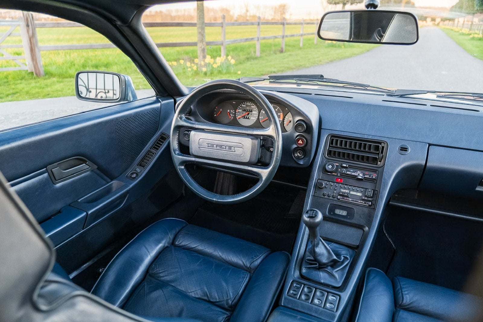 Porsche 928S Handgeschakeld - 1983, Auto's, 4 zetels, Achterwielaandrijving, 8 cilinders, Leder